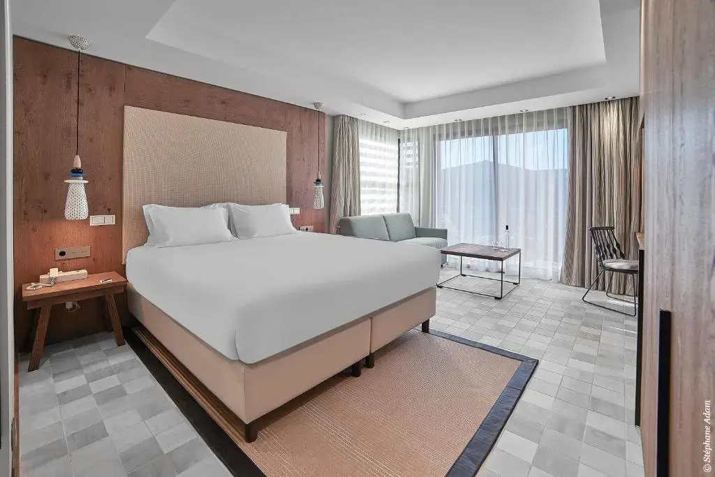 Deluxe Double Wood room (full double bed)