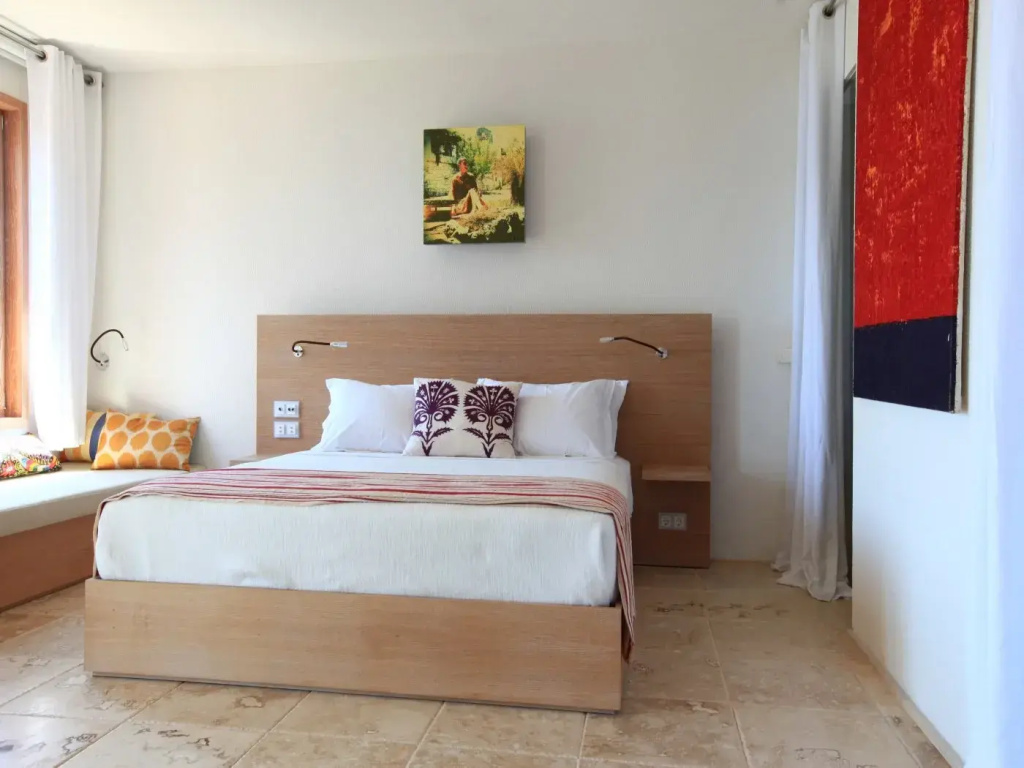 Upper Deck Double room with garden view (full double bed)