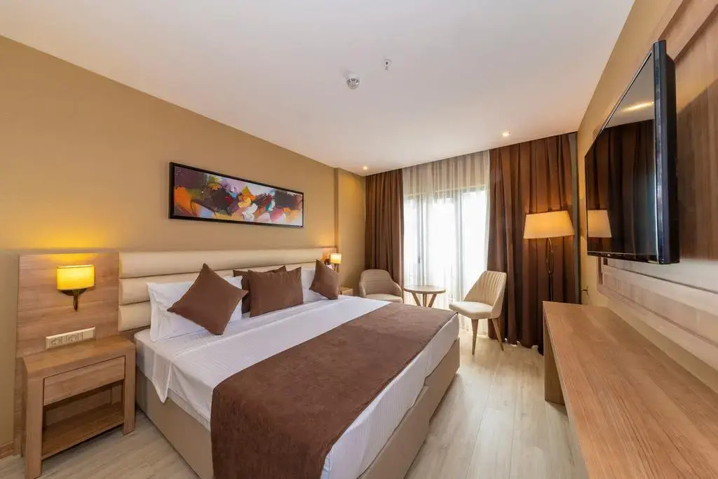 Deluxe Double Suite (full double bed)