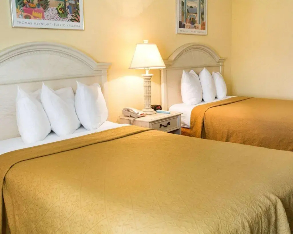 Partial Ocean View Quadruple room