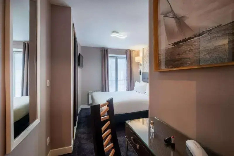 Classic Double room (full double bed)