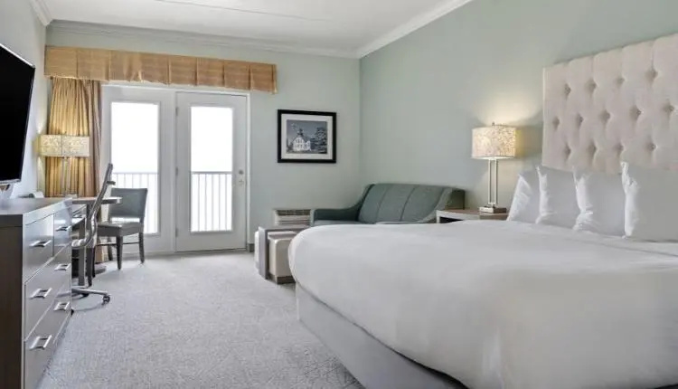 Double room with bay view (full double bed)
