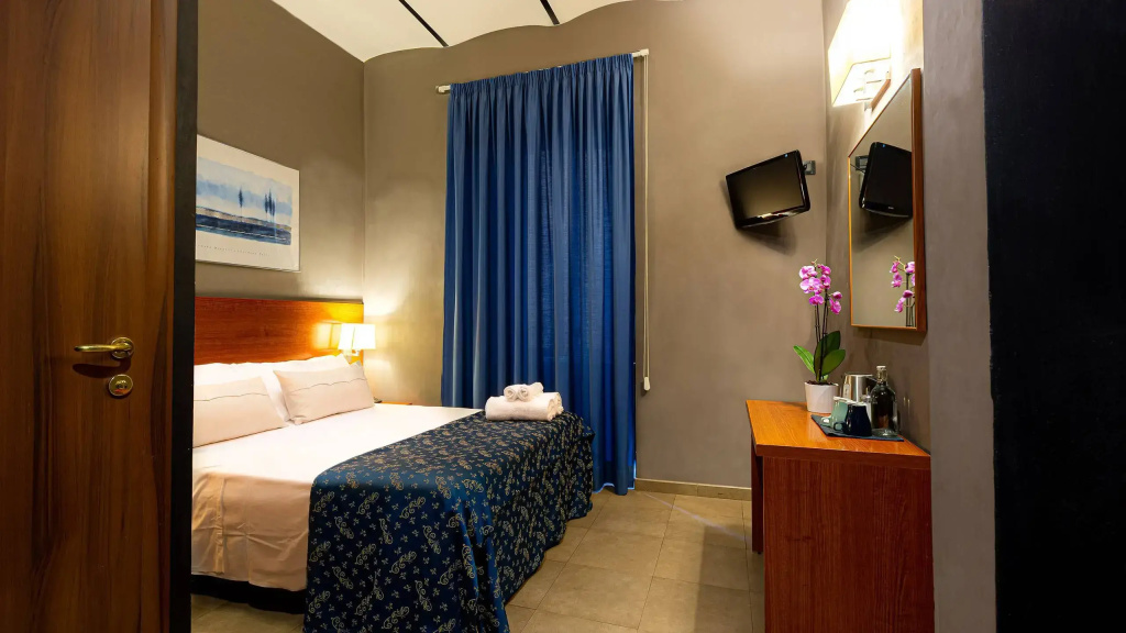 Double room (full double bed)