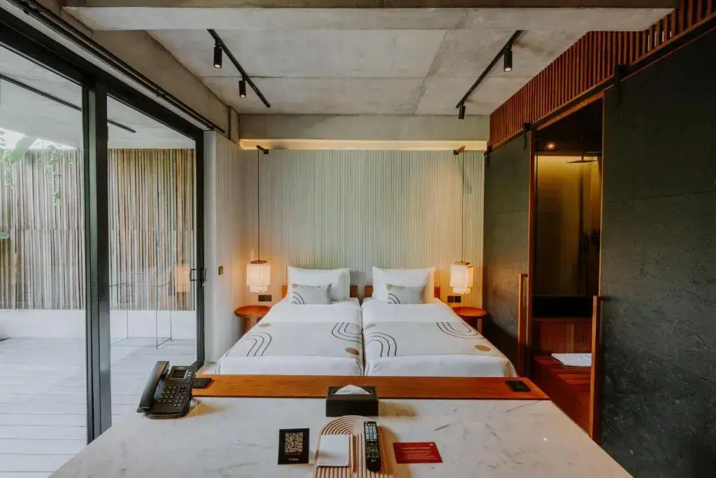 Pool Double Studio (twin beds)