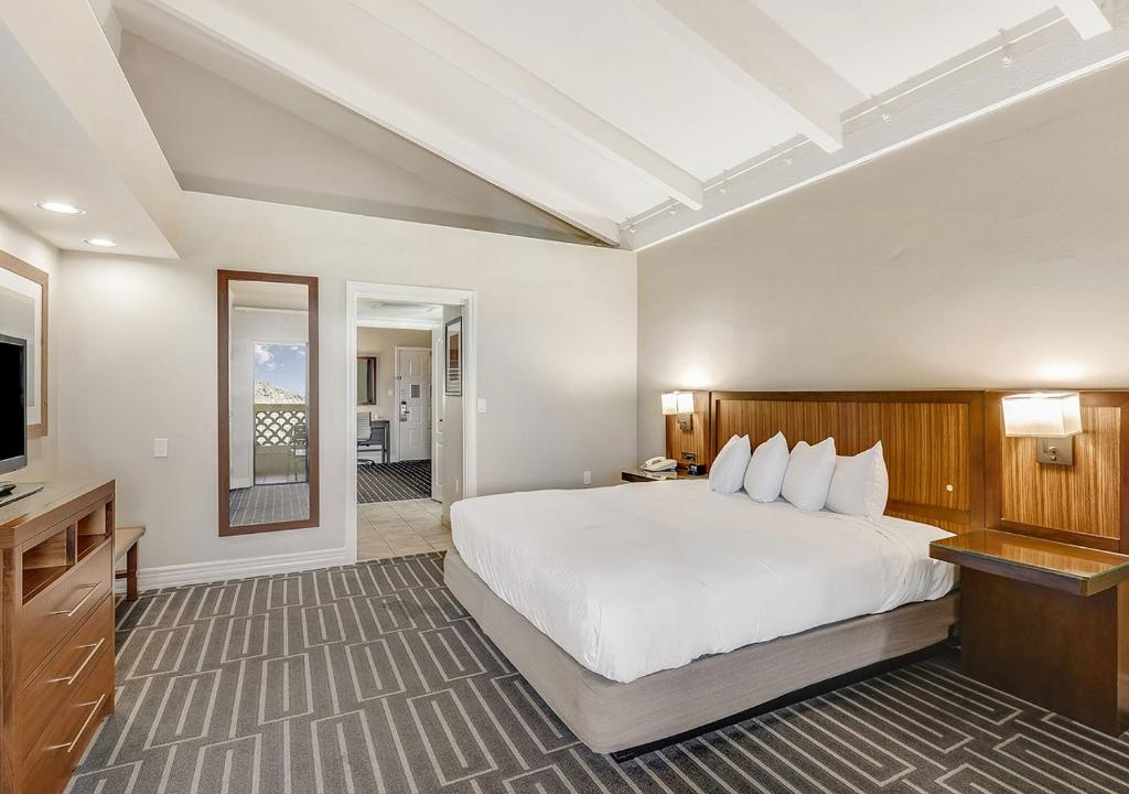 1 Bedroom Double Suite (full double bed)