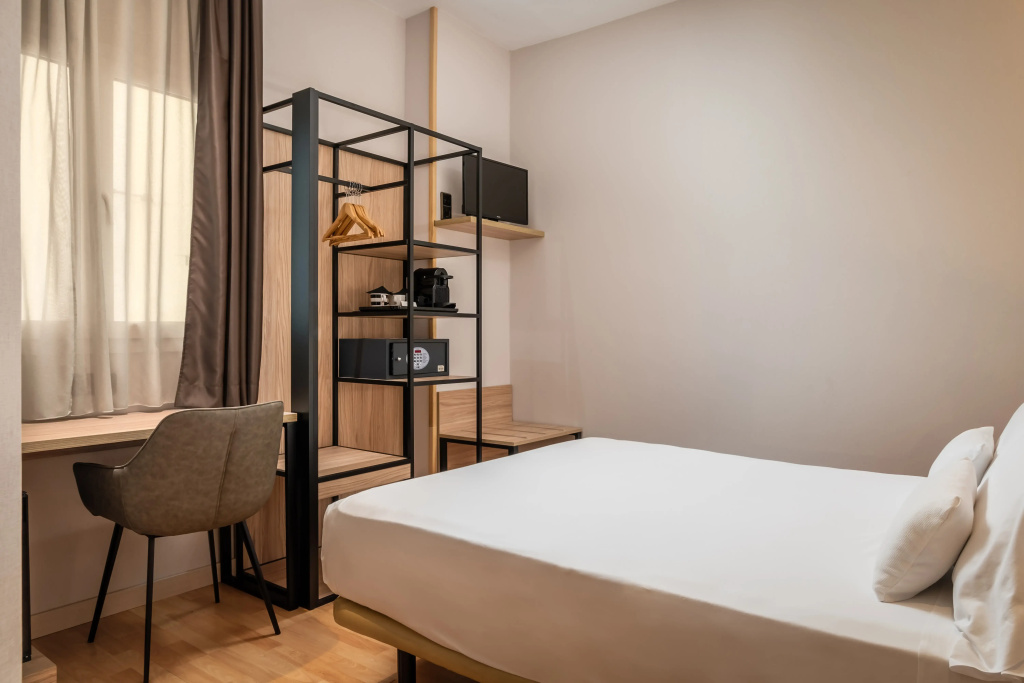 Small Double room (full double bed) (bed type is subject to availability)