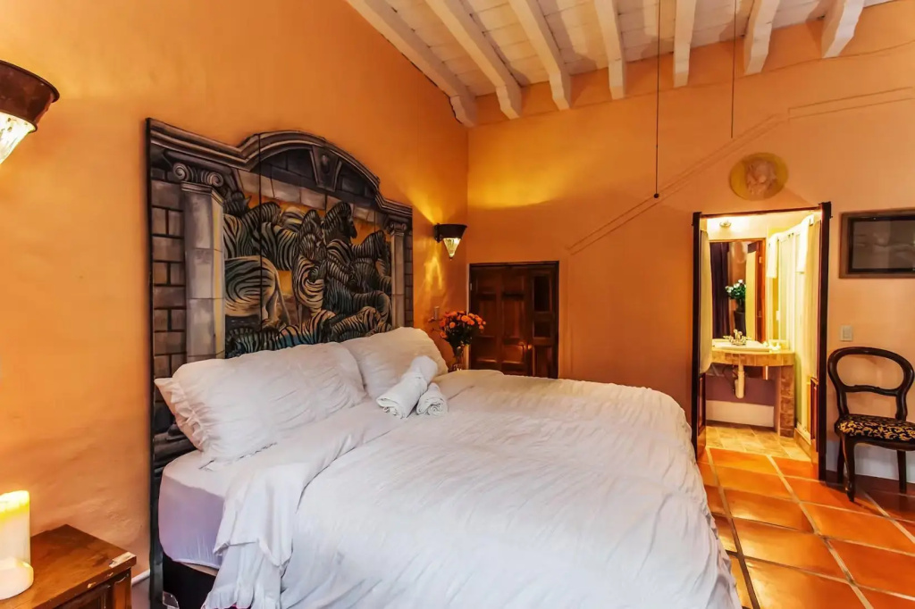 Esquire Double room (full double bed)