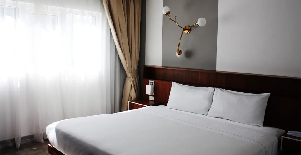 Double room (full double bed)