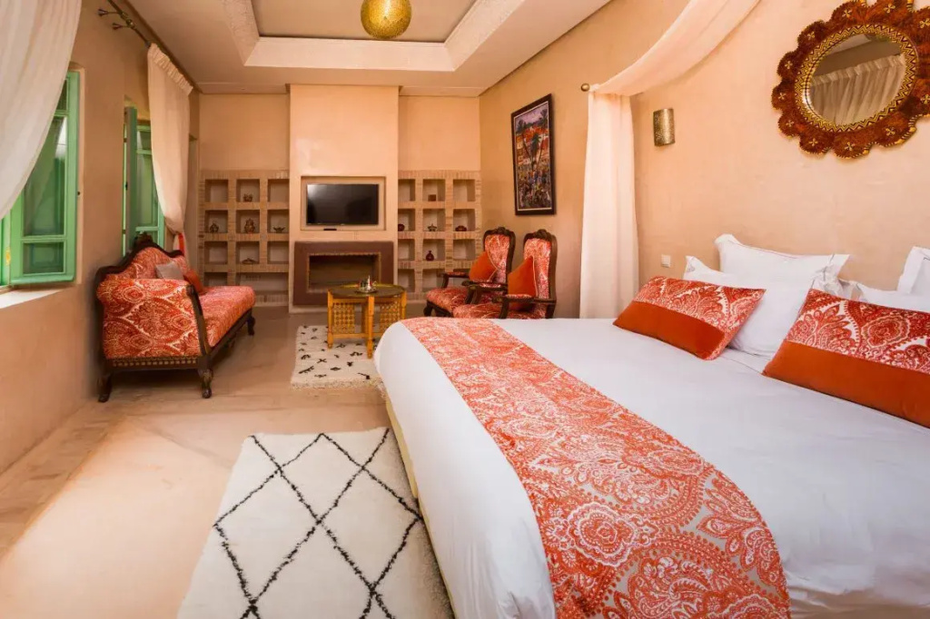 Double Bab El Khamiss (full double bed)