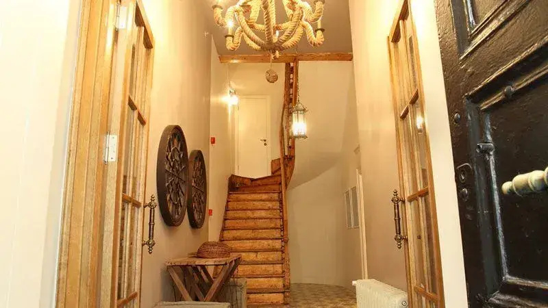 Lobby & Reception