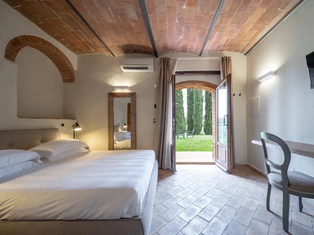 Garden Double room (full double bed)