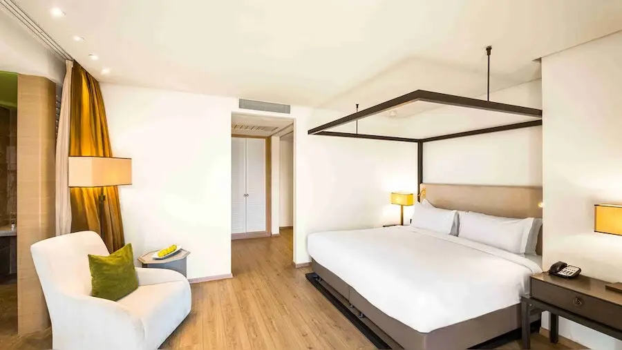 Executive Double room with golf view (full double bed)