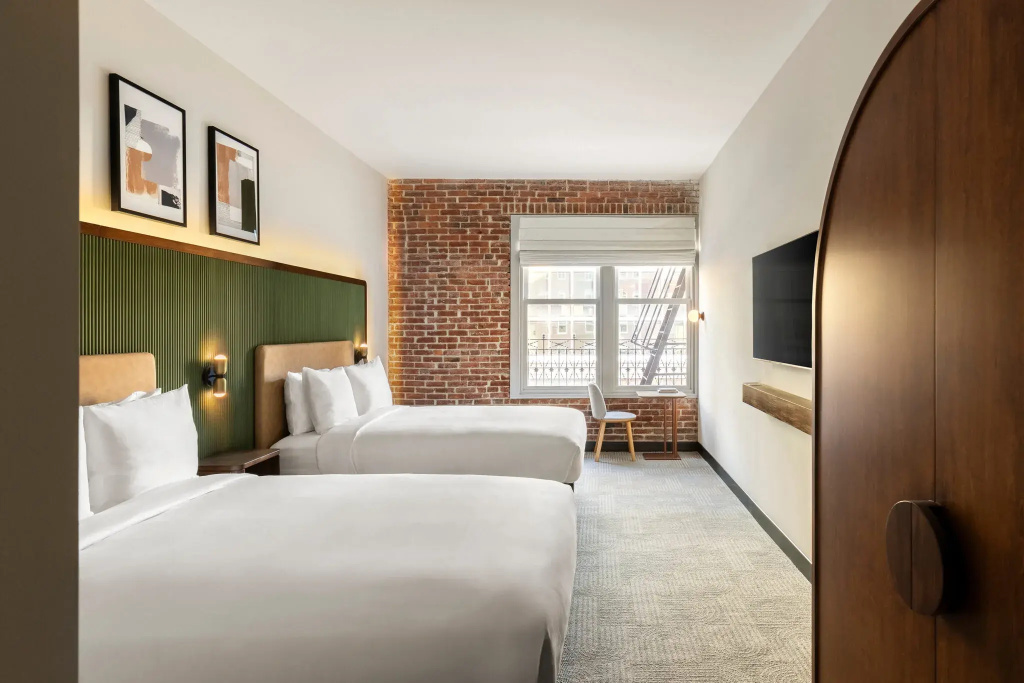 Quadruple room