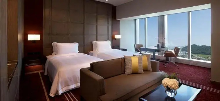 Celebrity Deluxe Double room (twin beds)