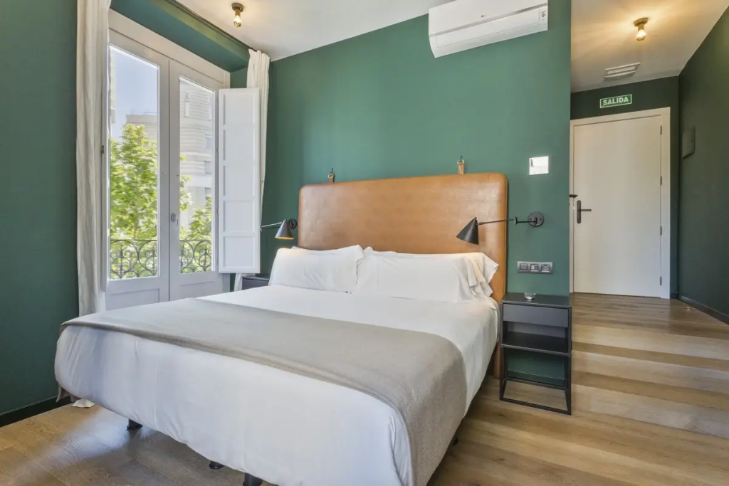 Premium Double room (full double bed)