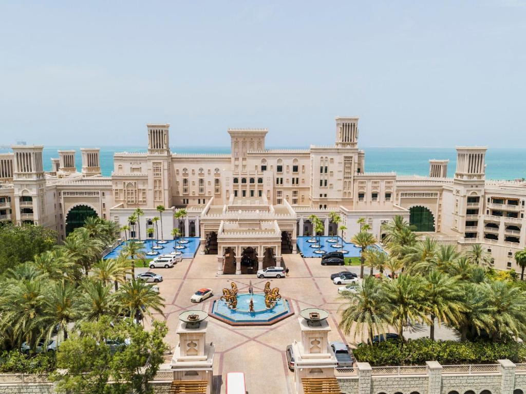 Jumeirah Al Qasr Dubai Hotel