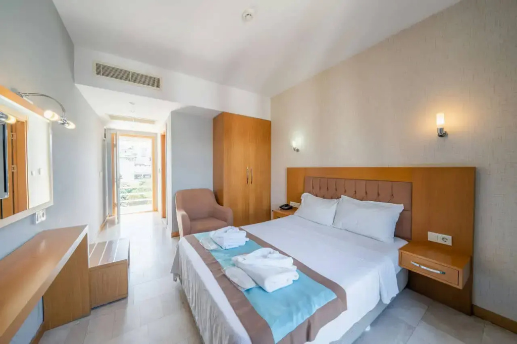 French Double room (full double bed)