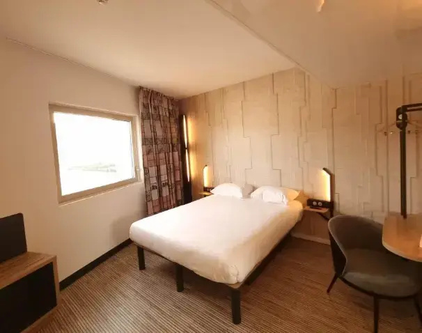 Double room (full double bed)