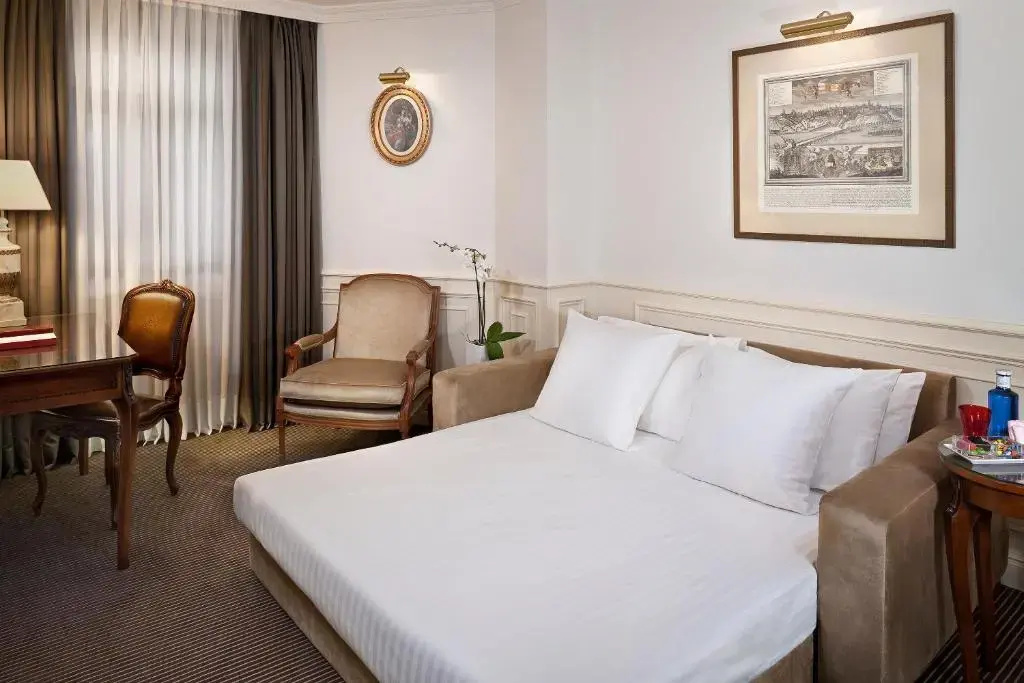 Supreme Grand RedLevel Double room (full double bed)