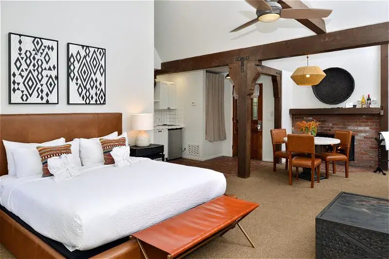 No. 6 Double Cottage (full double bed)