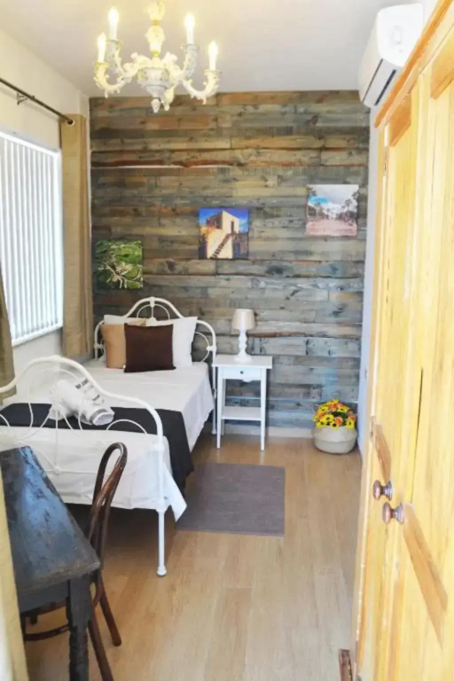 Single room with balcony
