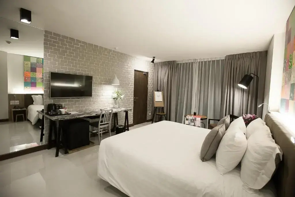 Exclusive Pop Art Gallery Double room (full double bed)
