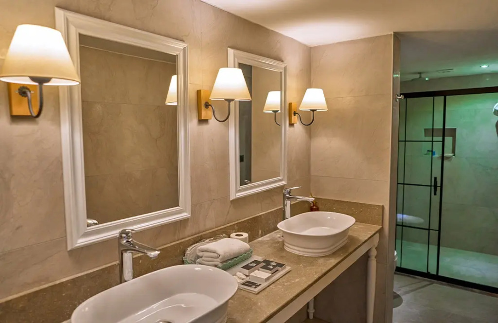 Двухместный люкс Premium двуспальная кровать в Salonika Suites