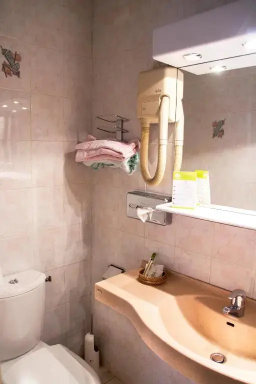 Hôtel Terminus Montparnasse 128