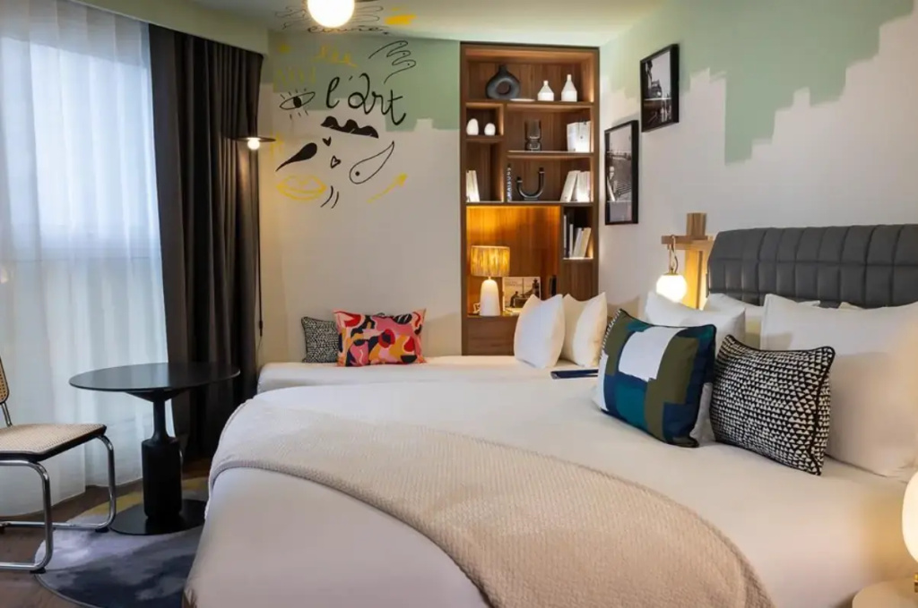 Andre Eiffel Prestige Triple room