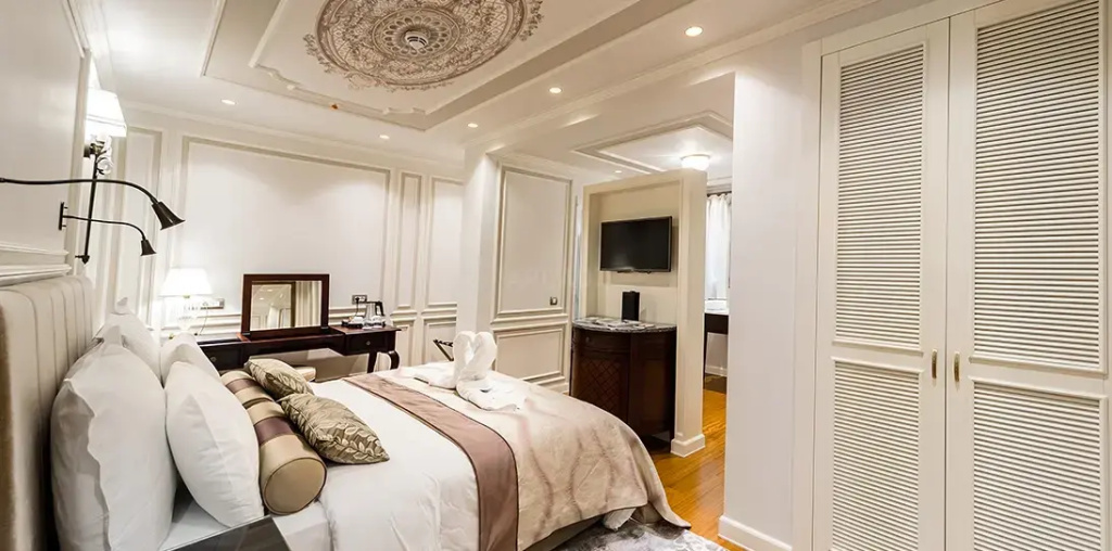 Double room (full double bed)