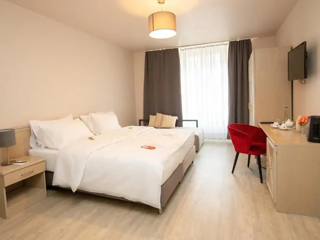 Superior Double room (full double bed)