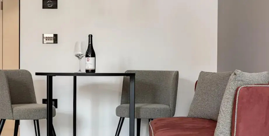 Urban Double Smart Apartment (full double bed)