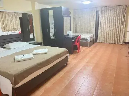 Standard Triple room with balcony