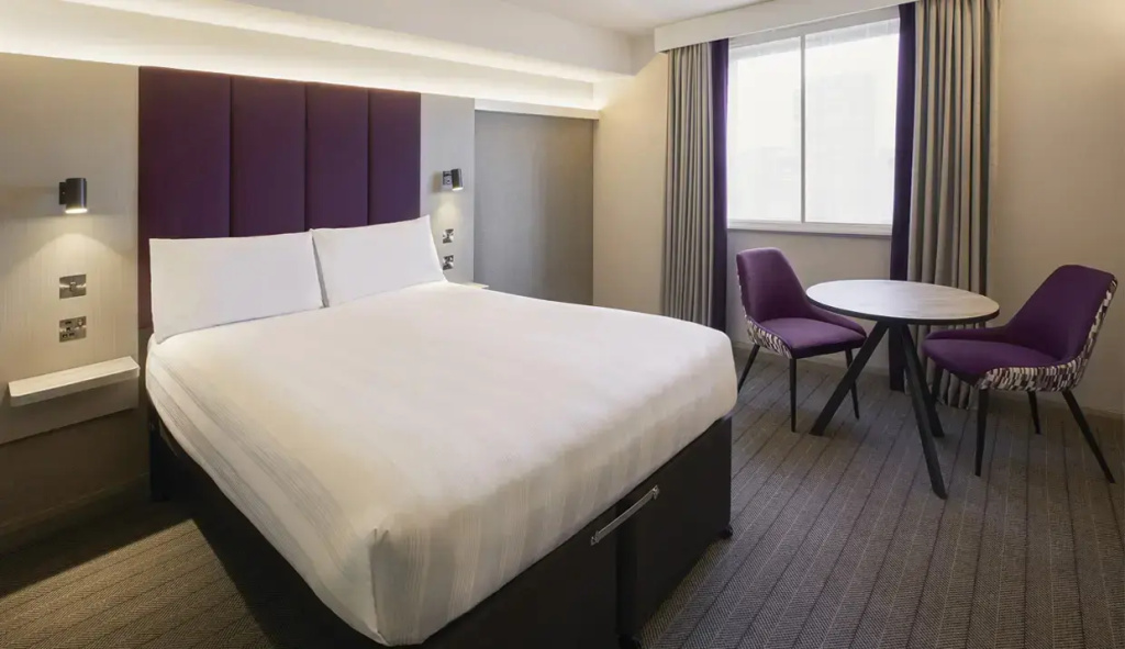 Premier Inn London Wimbledon South — фото