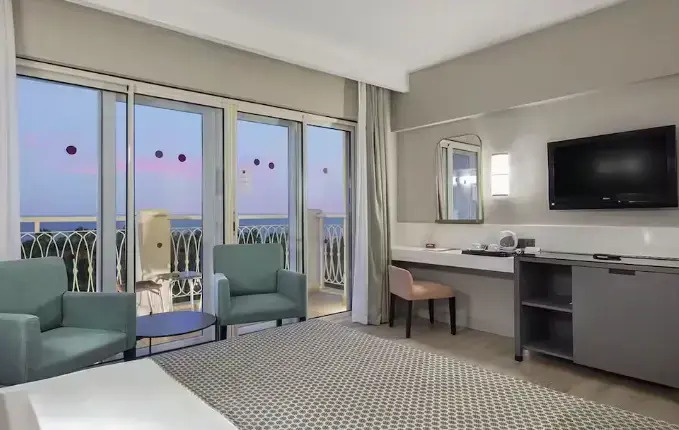 四人豪華家庭房，海景