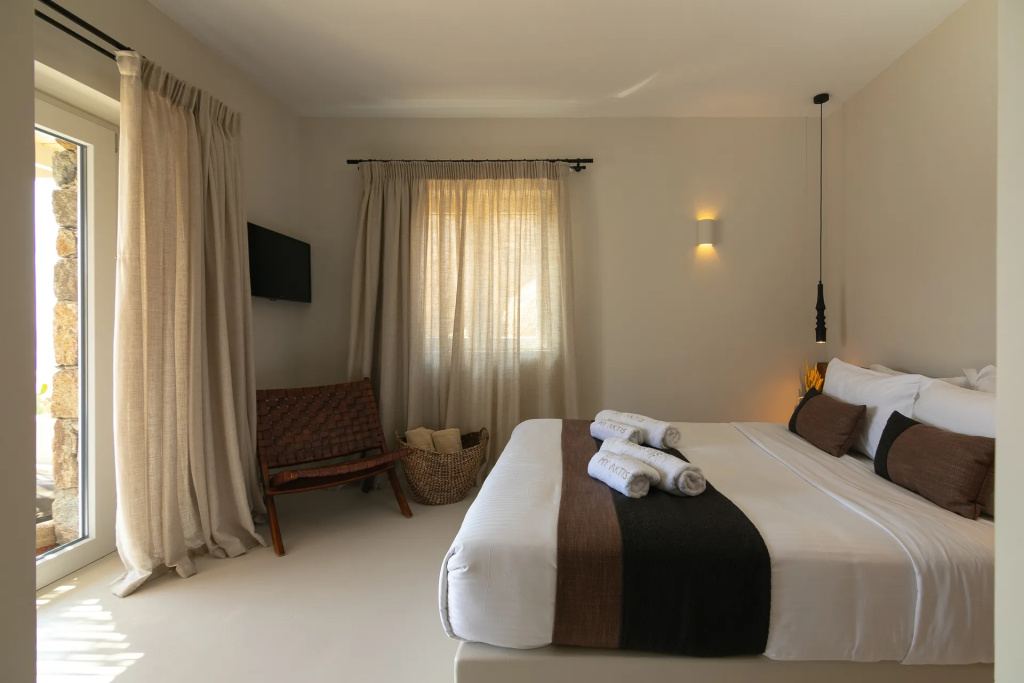 Superb with Hot Tub Double room with sea view (full double bed)