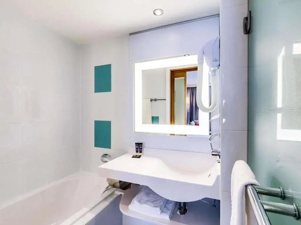 Novotel Paris Centre Gare Montparnasse 13