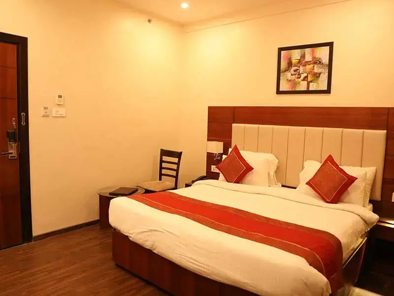 Deluxe Double room (full double bed)