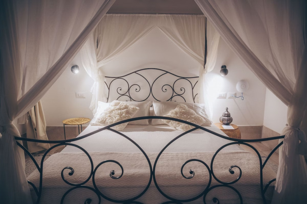Romantic Double room (full double bed)