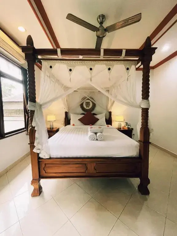 Deluxe Double room (full double bed)