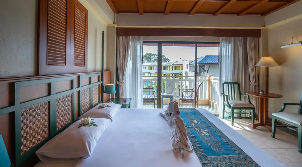 Double Junior Suite with balcony (full double bed)