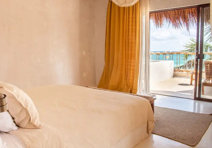 Double Master Suite with sunrise view (full double bed)