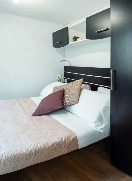 3 Bedrooms Mobile Home