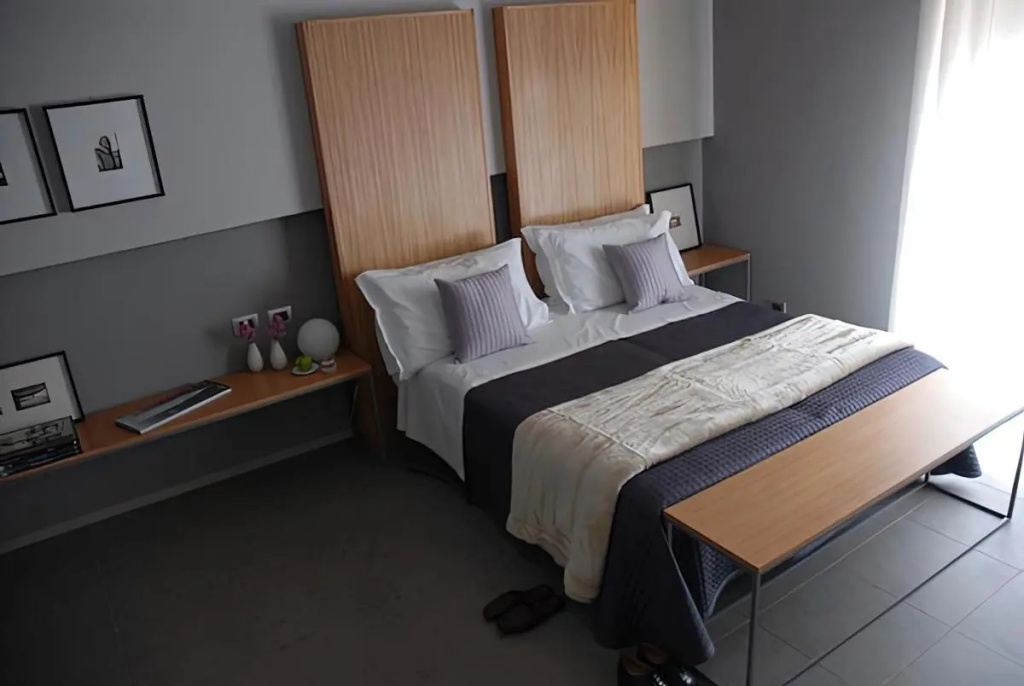 Mies Van De Rohe Double room (full double bed)