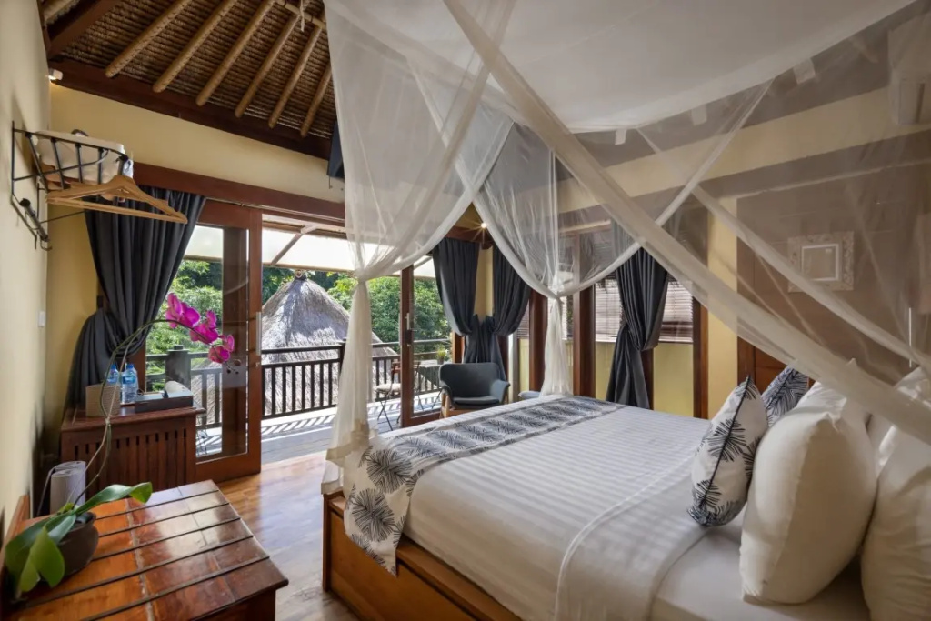 Forest Labyrinth Double room (full double bed)
