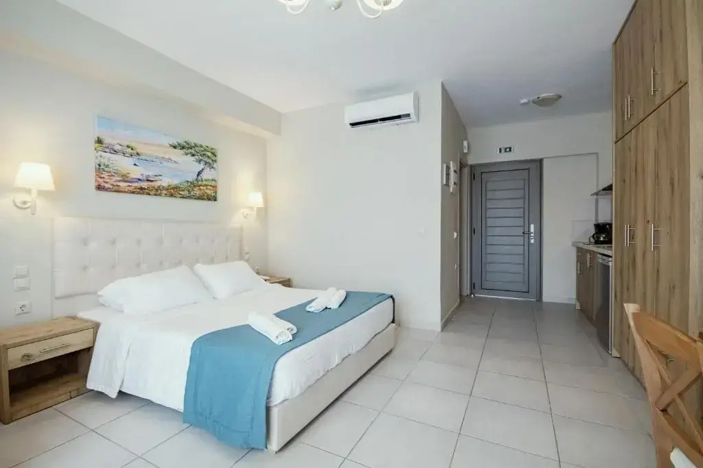 Deluxe Double Studio (full double bed)