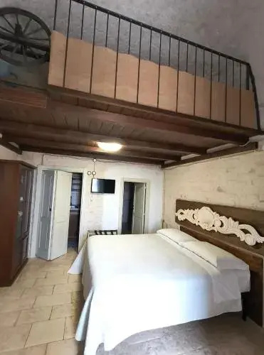 Standard Double room with garden view (full double bed)