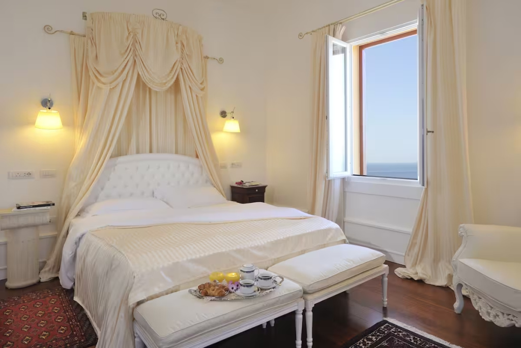 Executive Double Suite with sea view (full double bed)