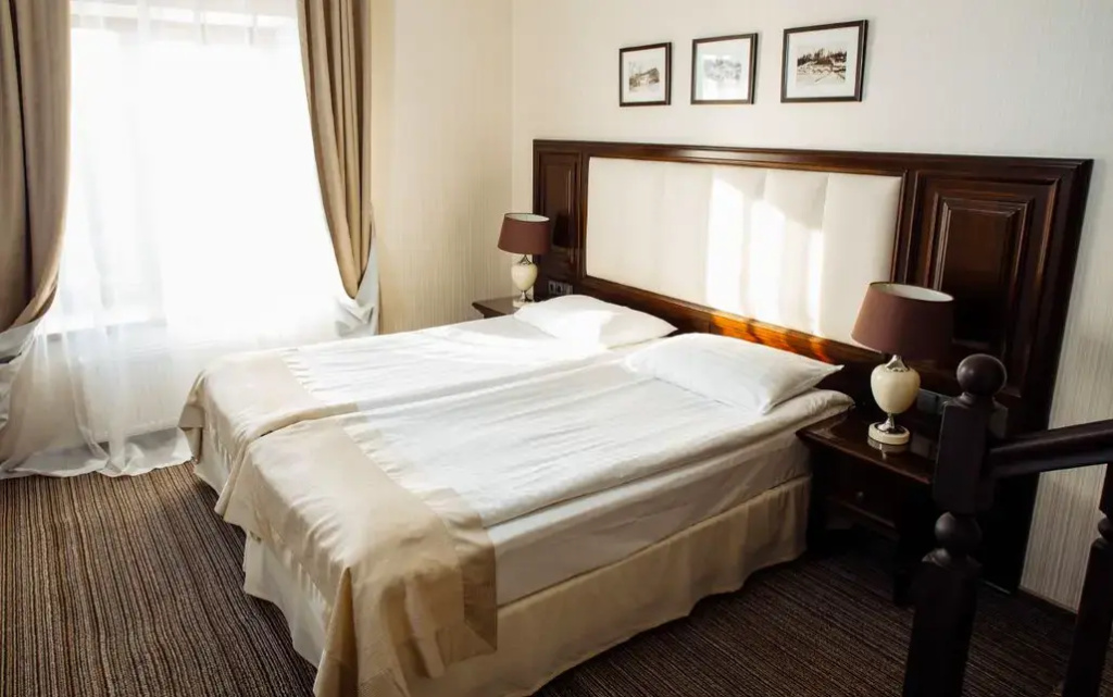 Double Suite (full double bed)
