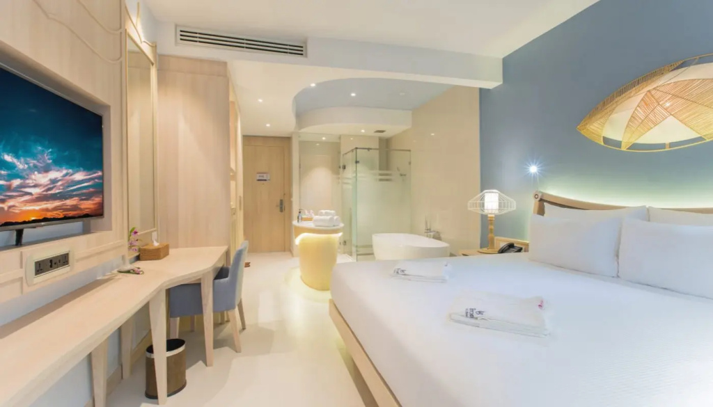 Deluxe Premier Double room (full double bed)